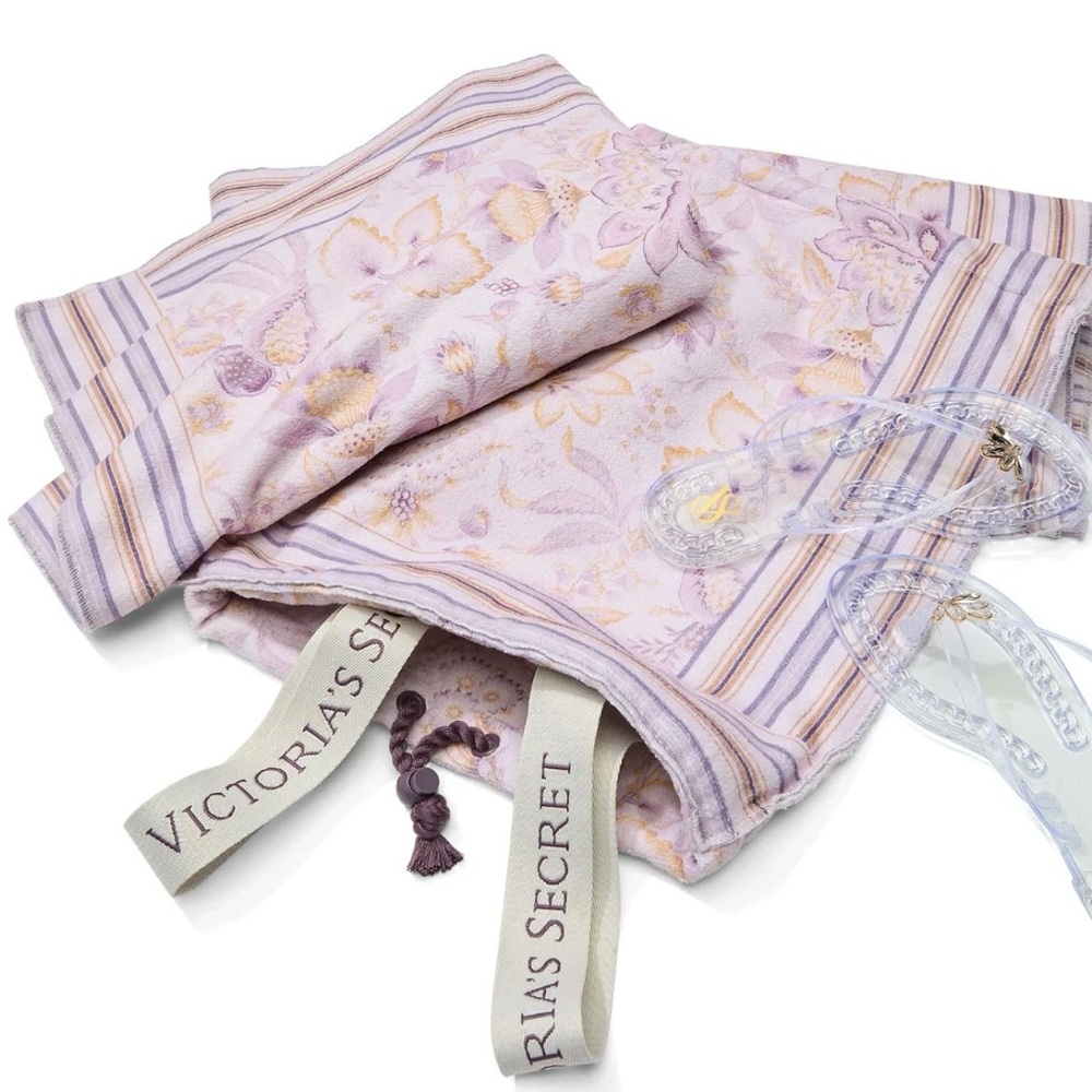 *NWT* Victoria's Secret Packable Beach Blanket